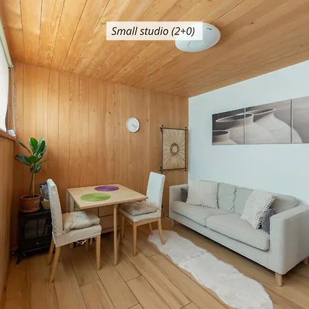Iq Wood Апартаменти Любляна