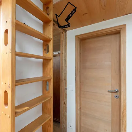 Iq Wood Апартаменти *