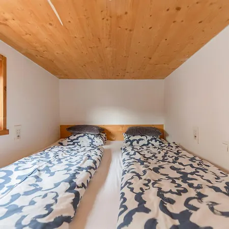Apartment Iq Wood *